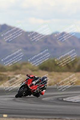 media/Nov-16-2025-Race Pace (Sun) [[8c5fa54630]]/Non Verified Riders (1st 20 Minutes)/5-Turn 15 (110pm)/